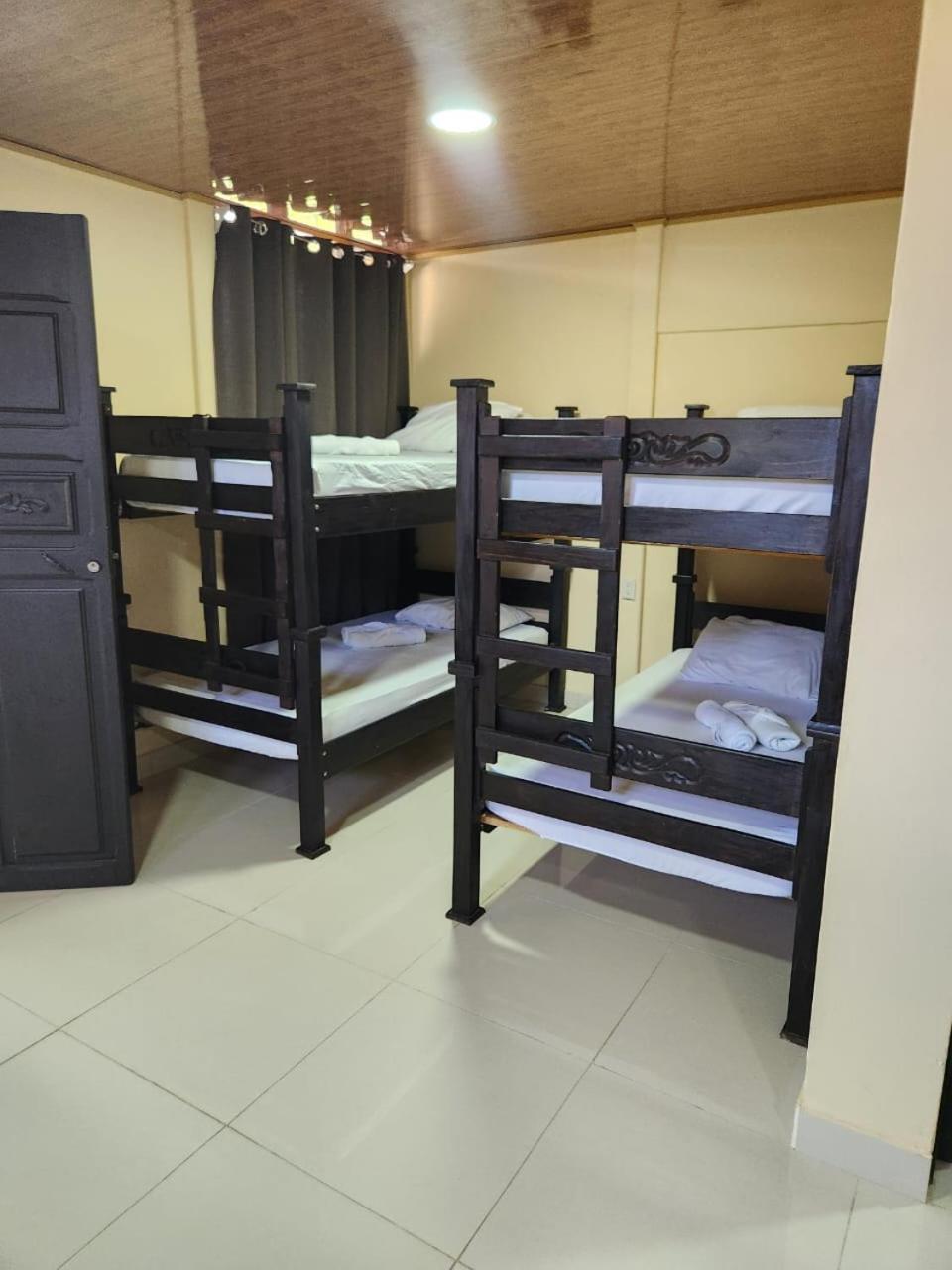 Cabinas Playa Bandera Bed & Breakfast Parrita Exterior photo