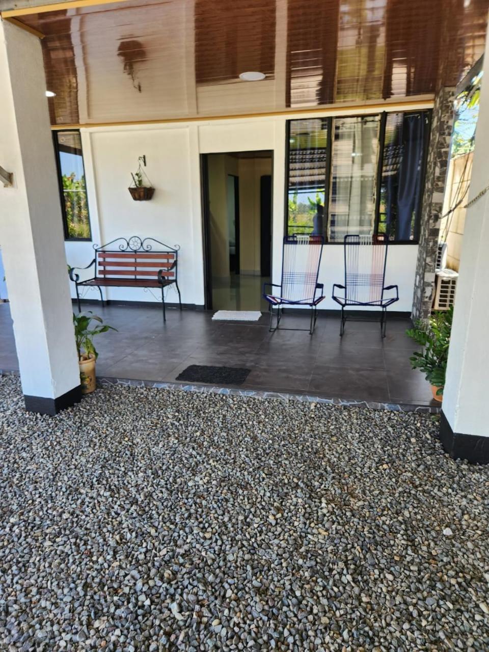 Cabinas Playa Bandera Bed & Breakfast Parrita Exterior photo